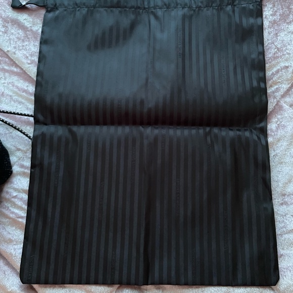 New without tags Victoria’s Secret small duffel bag. - Picture 10 of 10